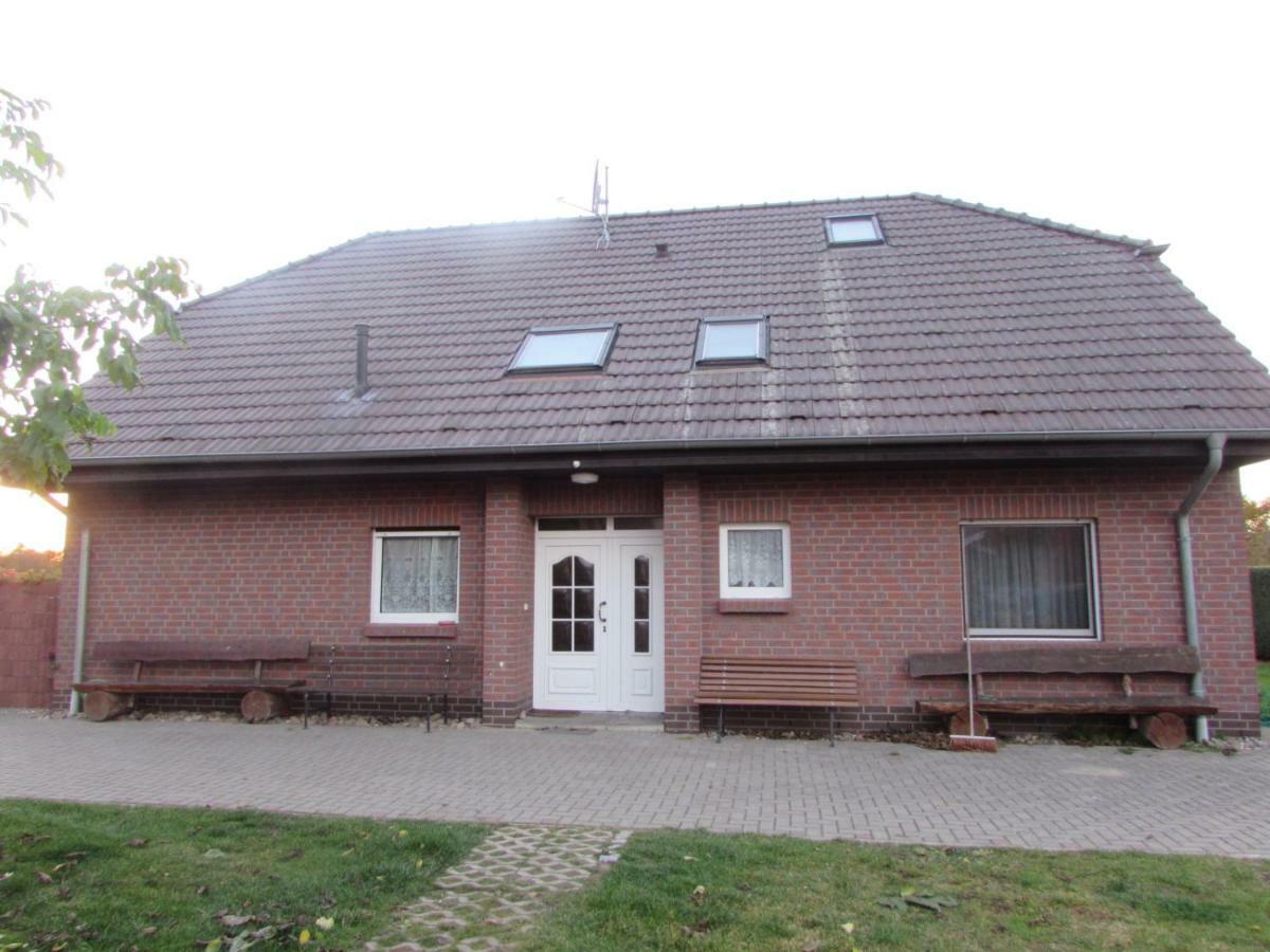 Ferienhaus Mit 2 Fewo In Mecklenburg Apartment Wesenberg Bagian luar foto