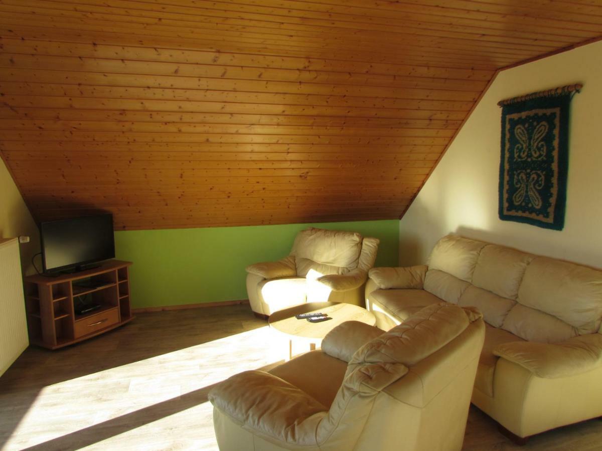 Ferienhaus Mit 2 Fewo In Mecklenburg Apartment Wesenberg Bagian luar foto