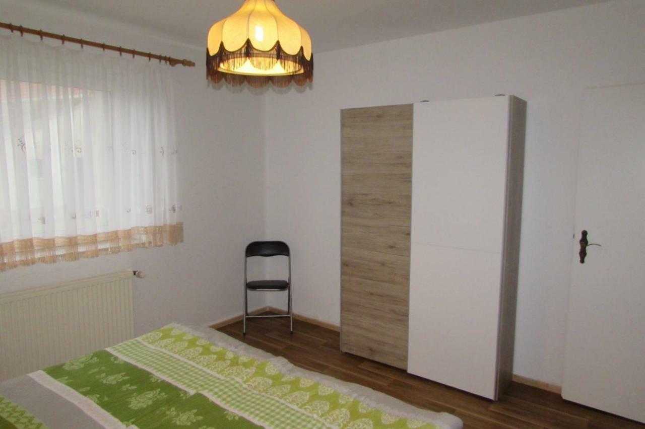 Ferienhaus Mit 2 Fewo In Mecklenburg Apartment Wesenberg Bagian luar foto